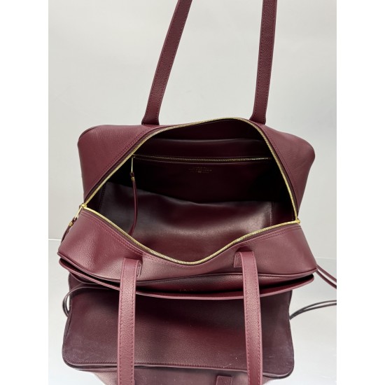 Balenciaga More ←