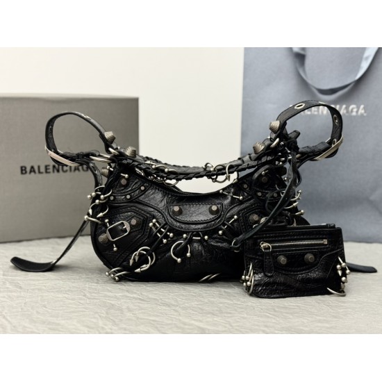 Balenciaga Le Cagole