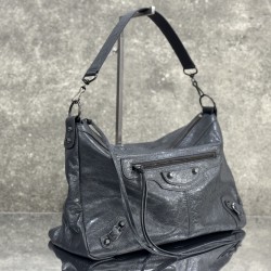 Balenciaga Le Cagole