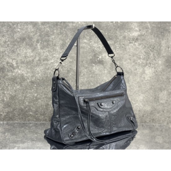 Balenciaga Le Cagole