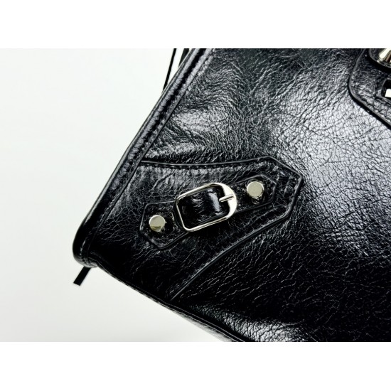 Balenciaga Le Cagole