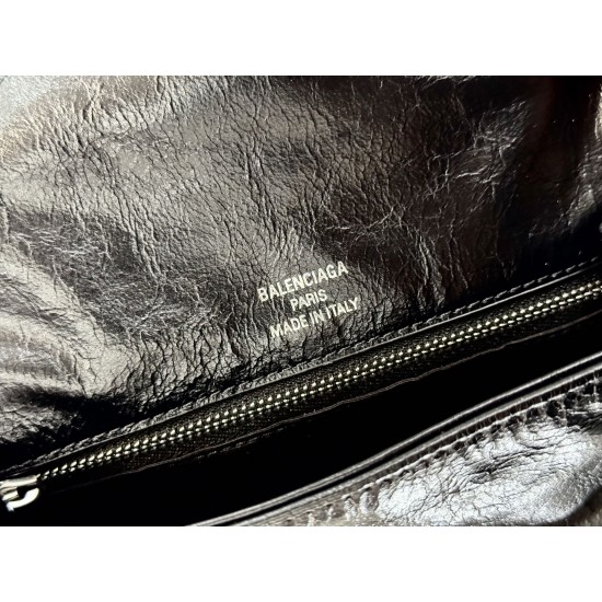 Balenciaga More ←