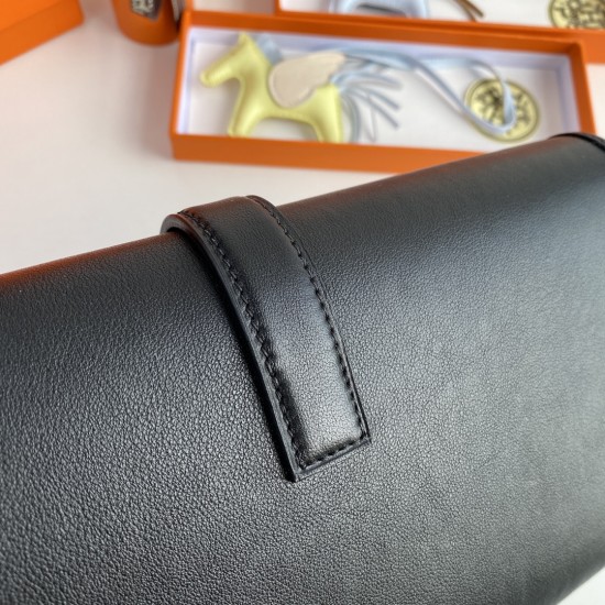 HERMÈS Clutchs