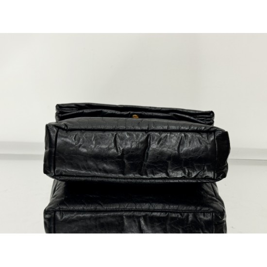 Balenciaga More ←