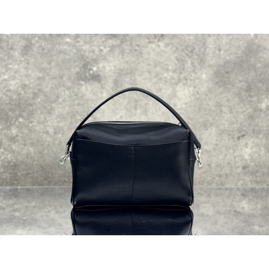 Balenciaga More ←