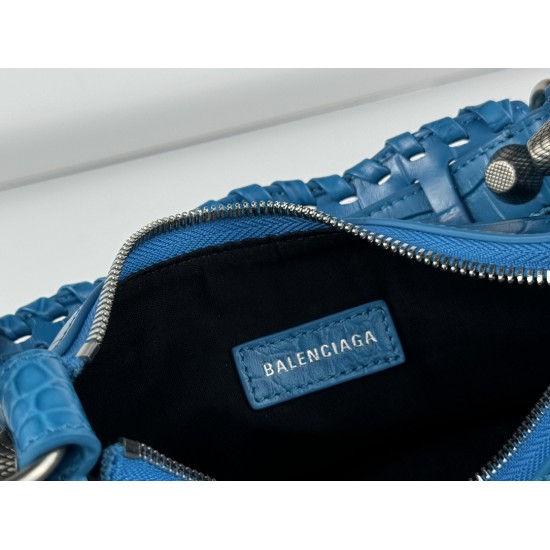 Balenciaga Le Cagole