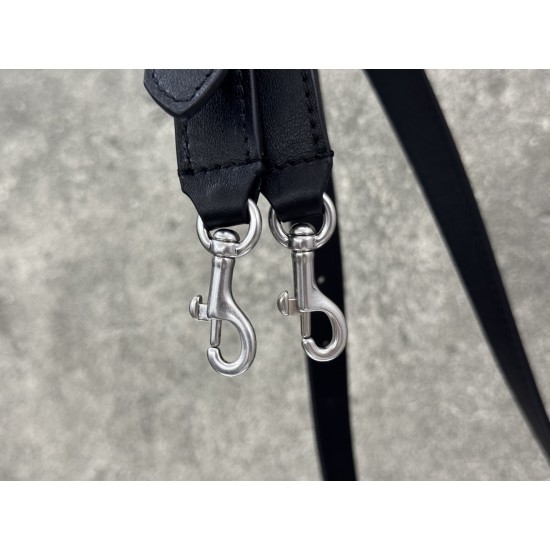 Balenciaga More ←