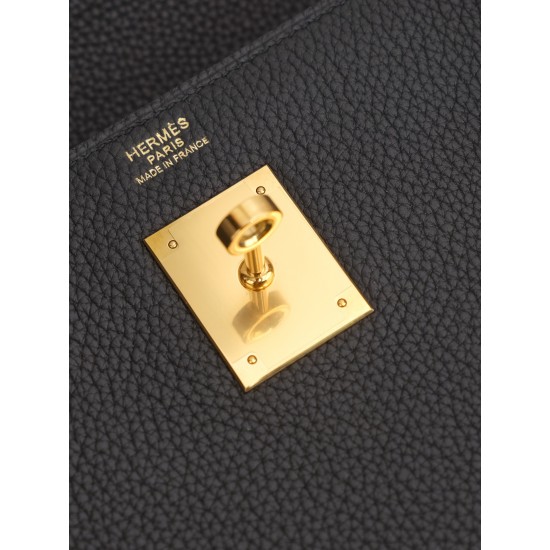 HERMÈS More