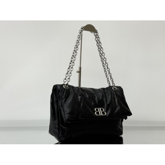 Balenciaga More ←