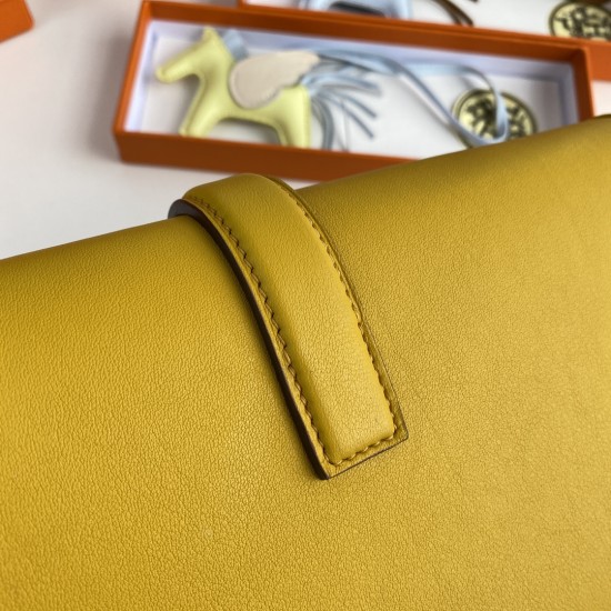 HERMÈS Clutchs