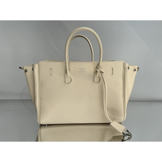 Balenciaga More ←