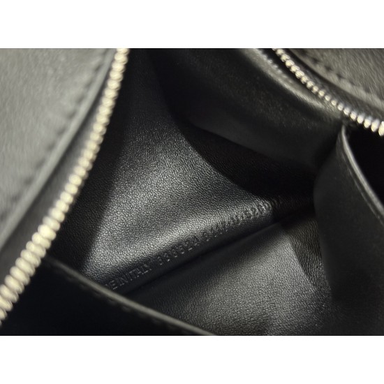 Balenciaga More ←