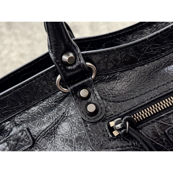 Balenciaga Le Cagole