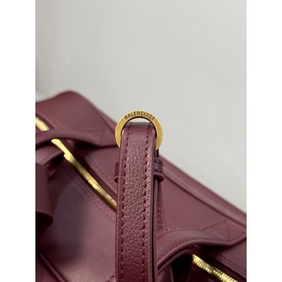 Balenciaga More ←