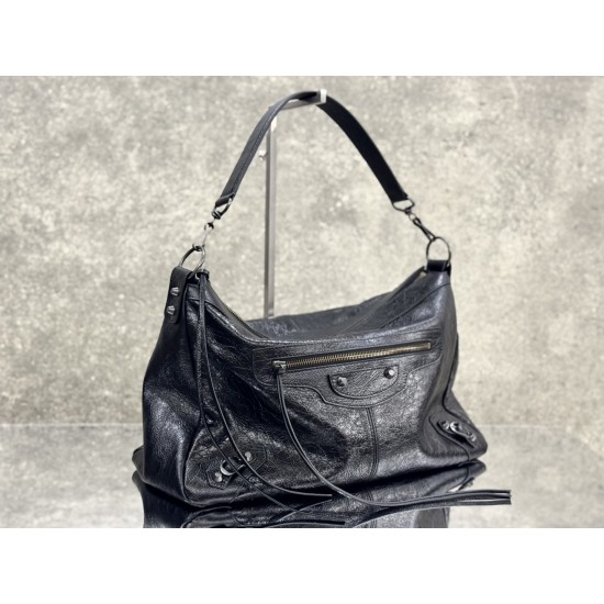 Balenciaga Le Cagole
