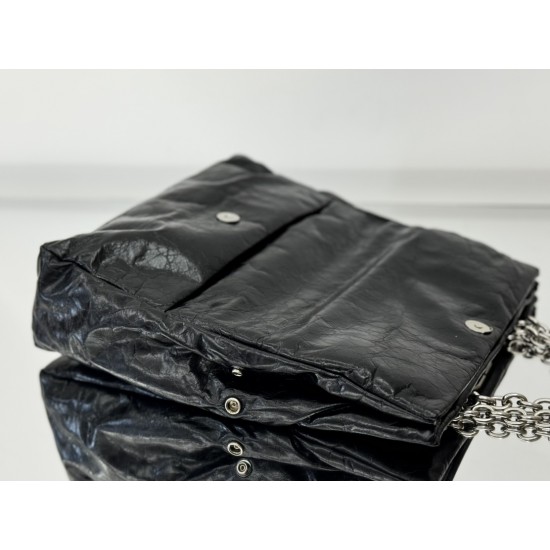 Balenciaga More ←