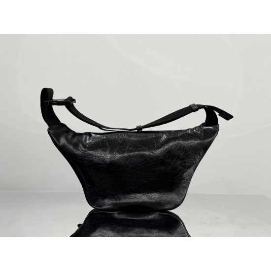 Balenciaga More ←