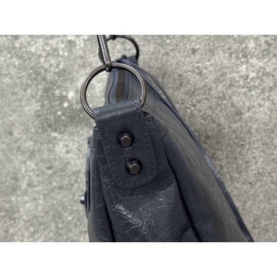 Balenciaga Le Cagole