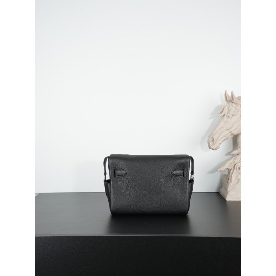 HERMÈS More