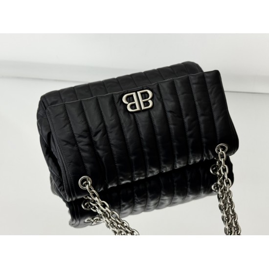 Balenciaga More ←