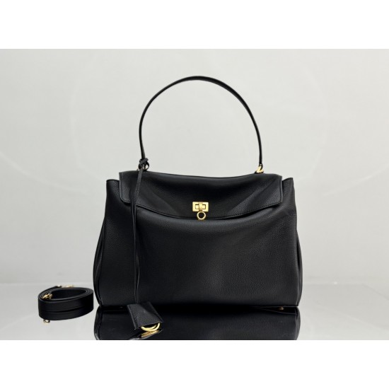 Balenciaga More ←