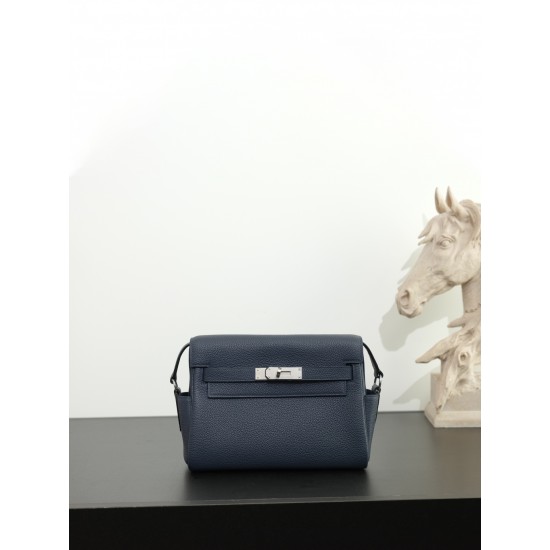 HERMÈS More