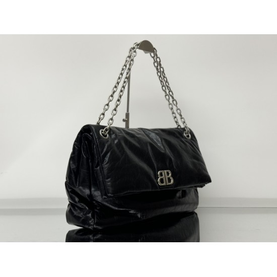 Balenciaga More ←