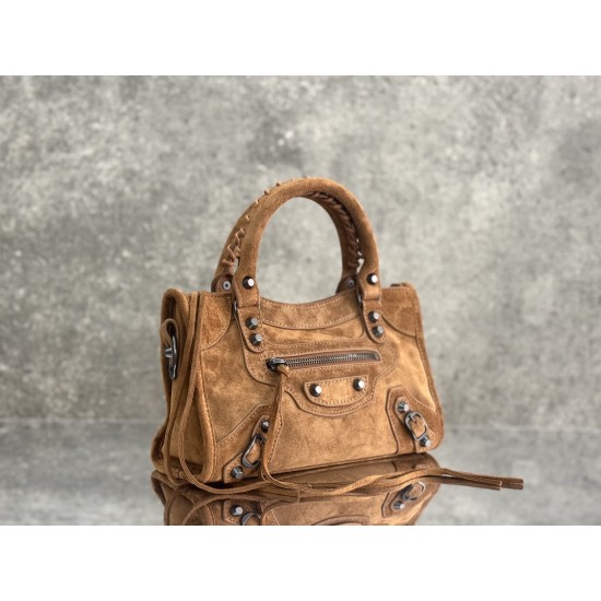 Balenciaga Le Cagole