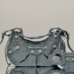 Balenciaga More ←