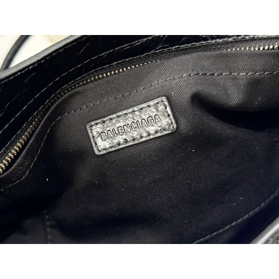 Balenciaga Le Cagole