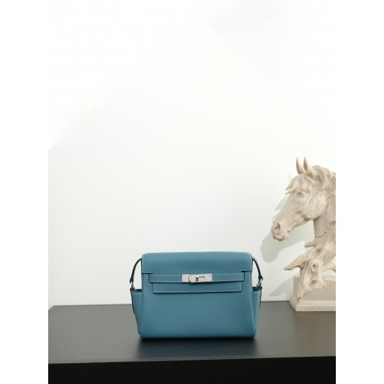 HERMÈS More