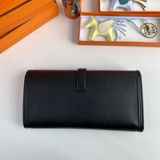 HERMÈS Clutchs