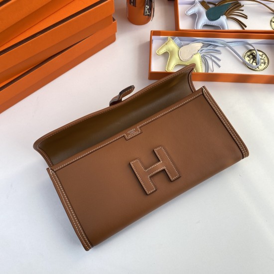 HERMÈS Clutchs