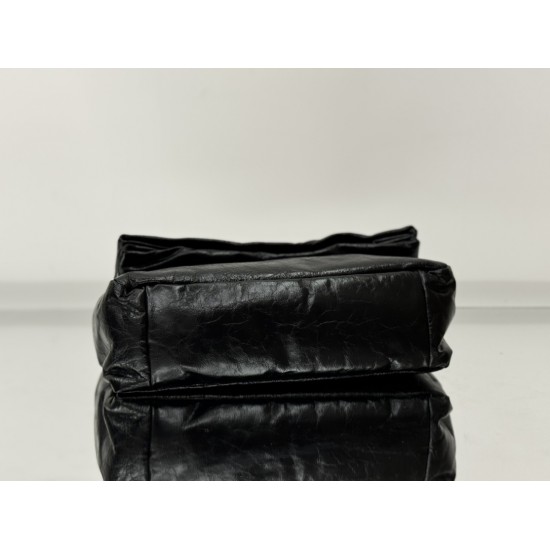 Balenciaga More ←