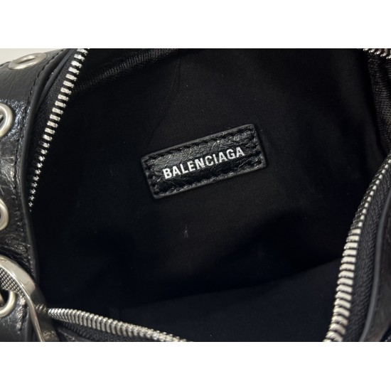 Balenciaga Le Cagole