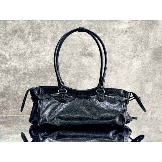 Balenciaga Le Cagole