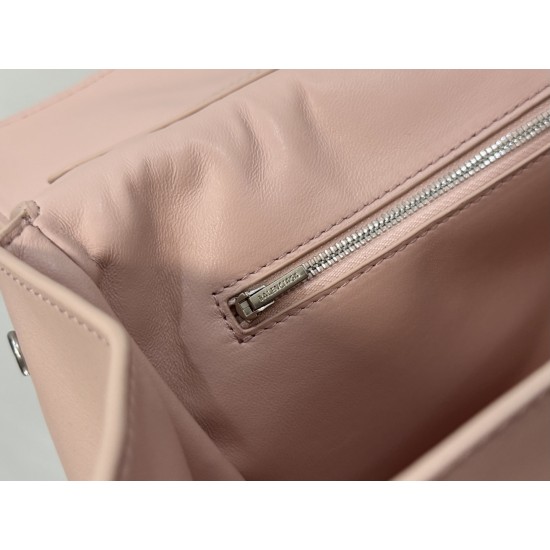 Balenciaga More ←