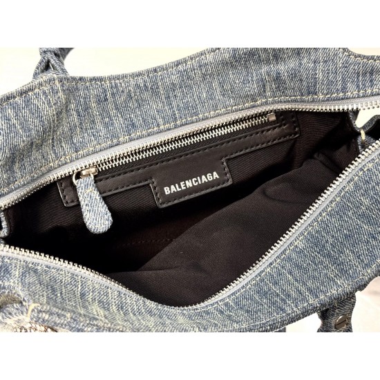 Balenciaga More ←