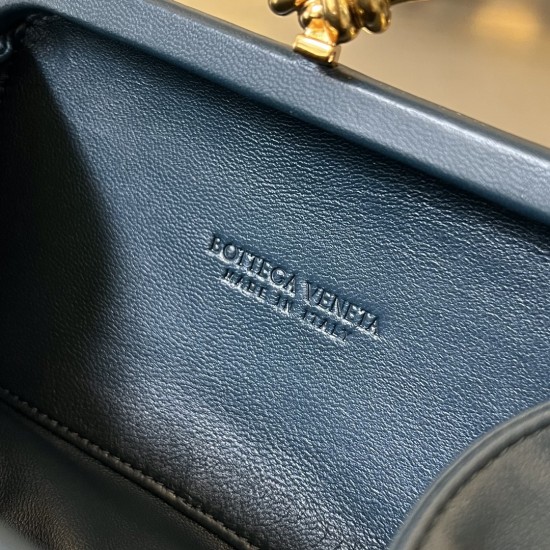 Bottega Veneta More