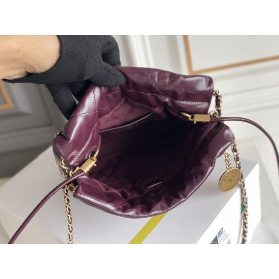 CHANEL 22 Bag