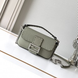 FENDI Baguette