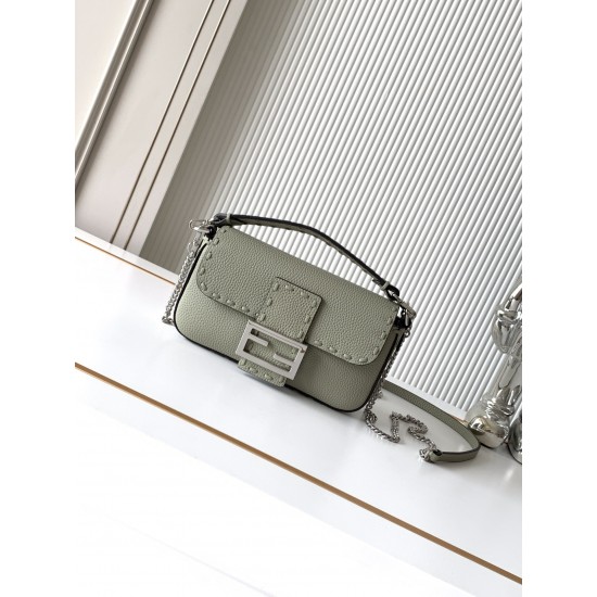 FENDI Baguette