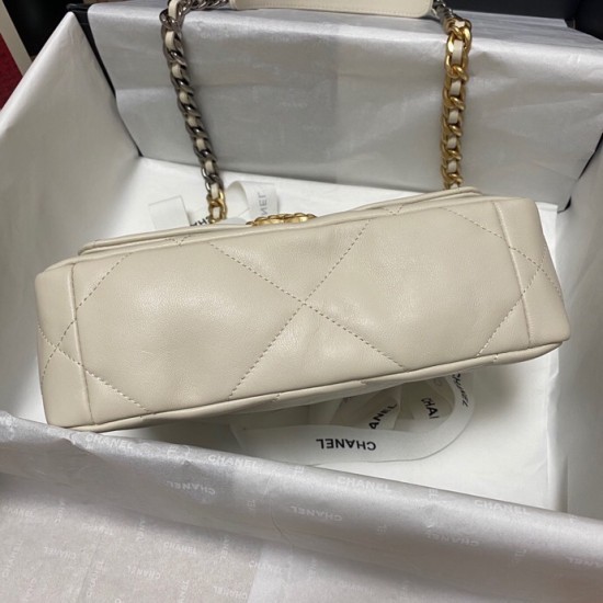 CHANEL 19 BAG