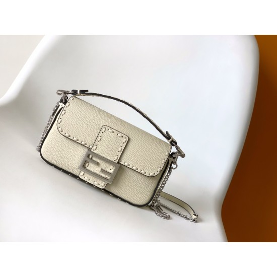 FENDI Baguette