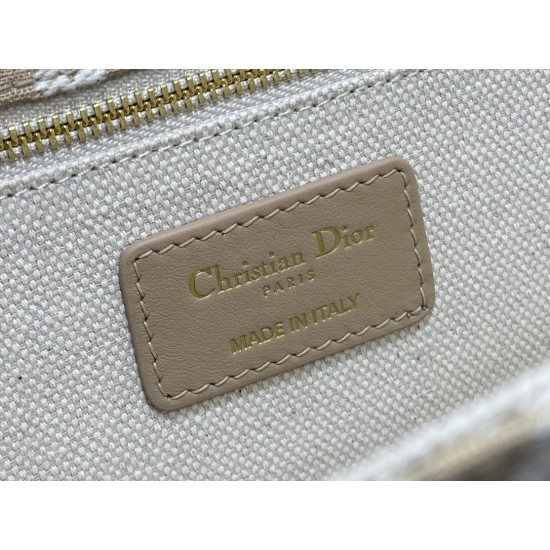 Dior Montaigne