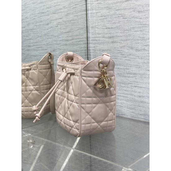 Dior Caro