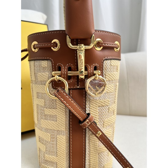 FENDI Bucket Bags