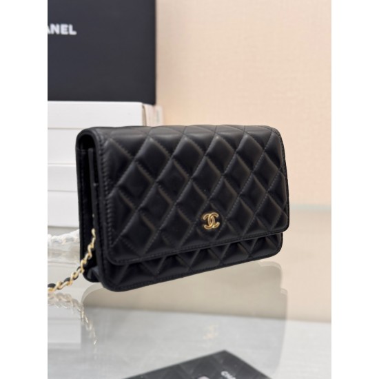 CHANEL WOC