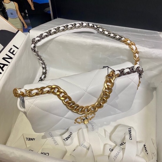 CHANEL 19 BAG
