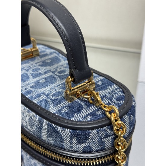Dior Montaigne